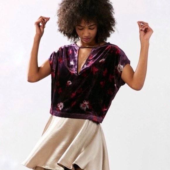 Ecote Athena Cut Out Purple Floral Velvet Top Med - Picture 1 of 3